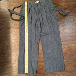 SOLD 
Loft size 6 linen pants.